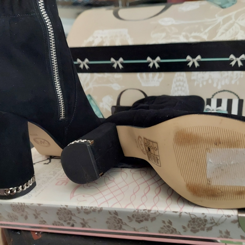 Black leather ankle  boots